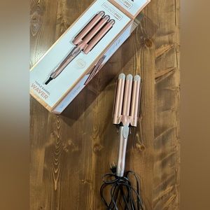 InfinitiPRO By Conair Large Triple Barrel Waver